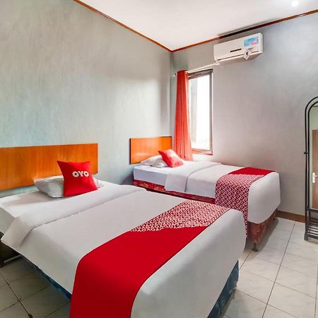 Oyo 3750 Elder Guest House Bandung Exterior photo