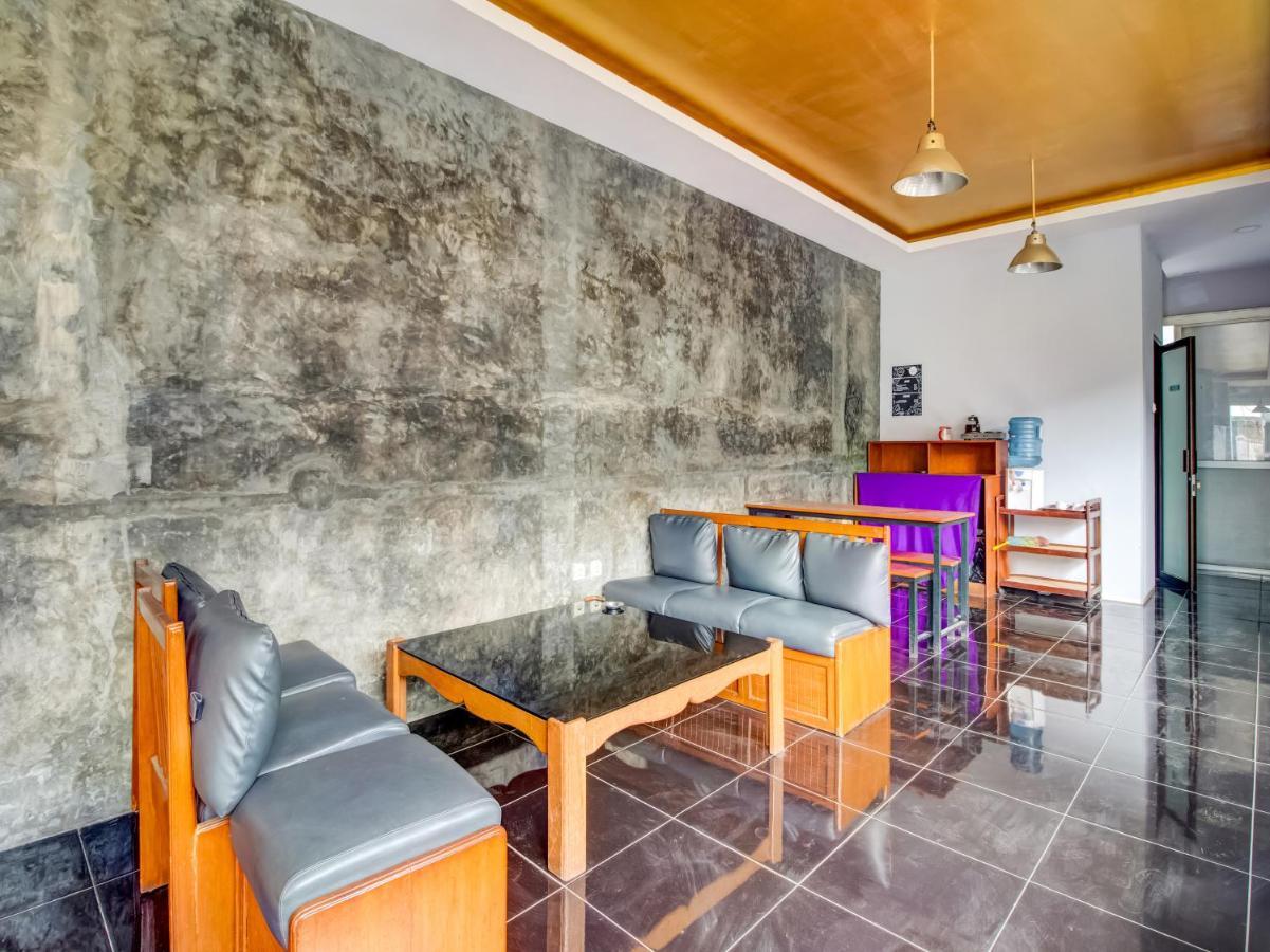 Oyo 3750 Elder Guest House Bandung Exterior photo