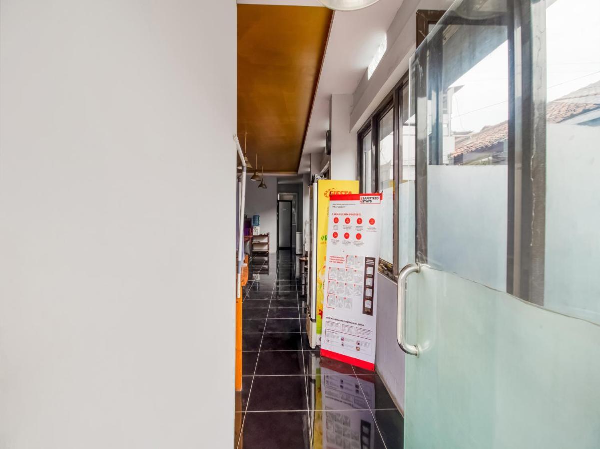 Oyo 3750 Elder Guest House Bandung Exterior photo